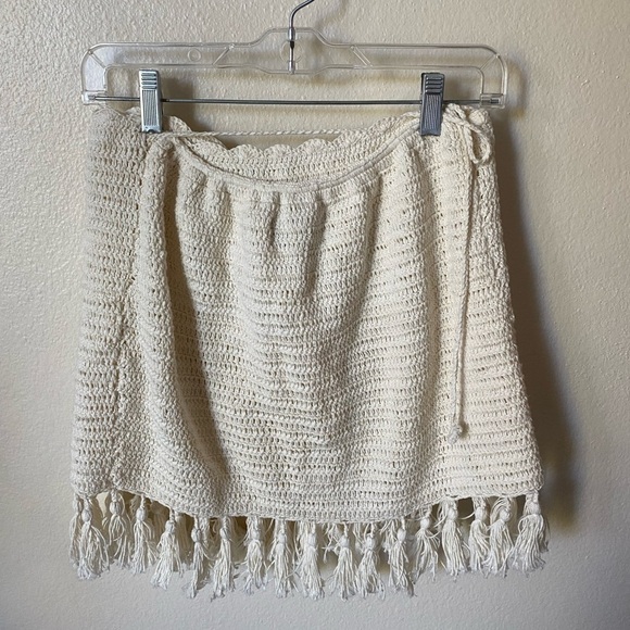 Cleobella Women’s Crochet Knit Wrap Skirt Tassel Detail Size S Cream Mini - Picture 3 of 7